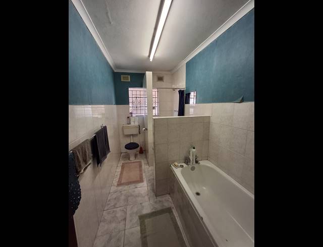 5 BEDROOM FREESTANDING FOR SALE IN EASTWOOD